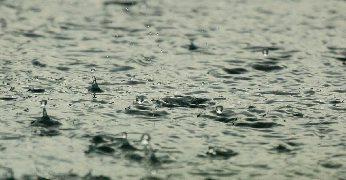 water raindrops raining wet liquid splashing drops rain rainfall water droplets nature aqua